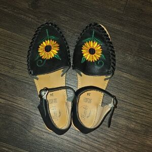 Black Sunflower Embroidered Women's Sandals